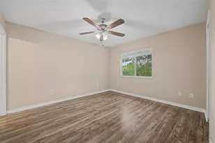 7434 E Bank Dr, Tampa, FL 33617 - Photo 18