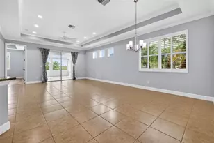 712 Chipper Dr, Sun City Center, FL 33573 - Photo 8