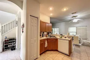 11013 Blaine Top Pl, Tampa, FL 33626 - Photo 8