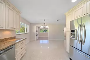 1163 60th Ave S, Saint Petersburg, FL 33705 - Photo 8