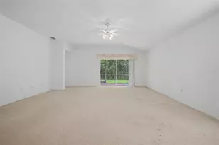 5526 Gallant Fox Ct, Wesley Chapel, FL 33544 - Photo 8