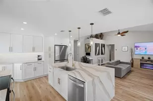124 Colony S Dr, Tarpon Springs, FL 34689 - Photo 18
