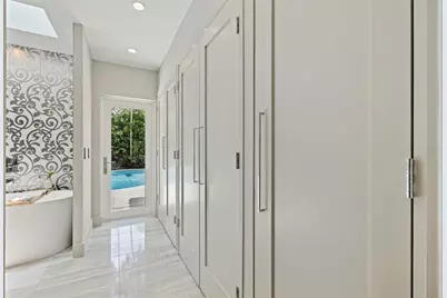 1846 Coffee Pot Boulevard NE, Saint Petersburg, FL 33704 - Photo 32
