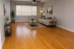 4575 Cove Cir, Saint Petersburg, FL 33708 - Photo 12