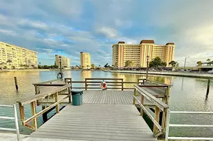 4575 Cove Cir, Saint Petersburg, FL 33708 - Photo 20