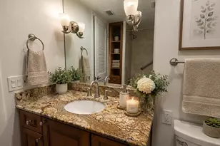 4575 Cove Cir, Saint Petersburg, FL 33708 - Photo 10