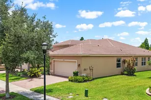 15665 Aurora Lake Cir, Wimauma, FL 33598 - Photo 2
