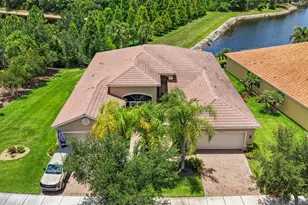 15665 Aurora Lake Cir, Wimauma, FL 33598 - Photo 6