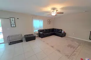 1561 Flower Dust Dr, Ruskin, FL 33570 - Photo 6