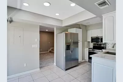 16596 Brigadoon Drive, Tampa, FL 33618 - Photo 6