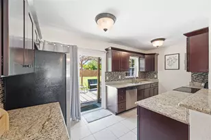 8685 Magnolia Dr, Seminole, FL 33777 - Photo 12