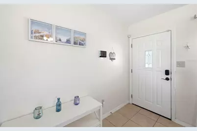 8685 Magnolia Drive, Seminole, FL 33777 - Photo 6