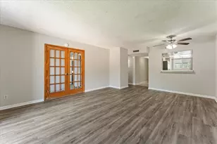 6332 Newtown Cir, Tampa, FL 33615 - Photo 10