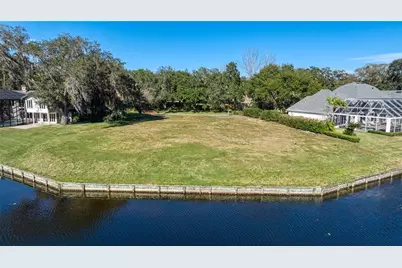 814 Taray De Avila, Tampa, FL 33613 - Photo 2