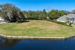 814 Taray De Avila, Tampa, FL 33613 - Photo 2