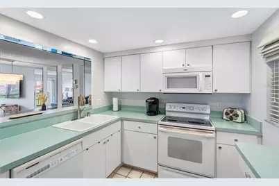 7871 Sailboat Key Boulevard S #106, South Pasadena, FL 33707 - Photo 4