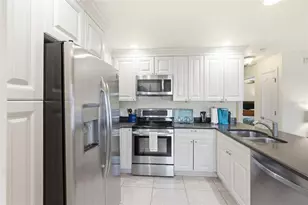 5191 Salmon Dr SE, Saint Petersburg, FL 33705 - Photo 12