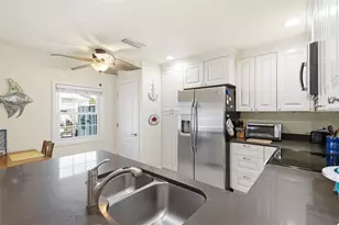 5191 Salmon Dr SE, Saint Petersburg, FL 33705 - Photo 8