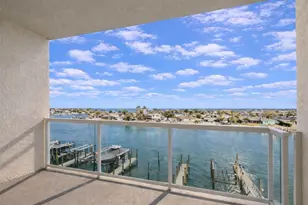 415 Island Way, Clearwater Beach, FL 33767 - Photo 28
