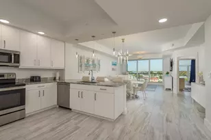 415 Island Way, Clearwater Beach, FL 33767 - Photo 8