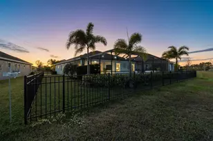5424 Silver Sun Dr, Apollo Beach, FL 33572 - Photo 6