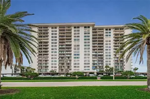 400 Island Way, Clearwater Beach, FL 33767 - Photo 4