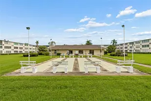 8101 11th St N, Saint Petersburg, FL 33702 - Photo 26