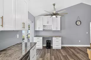 5002 Brandeis Cir S, Sarasota, FL 34243 - Photo 12