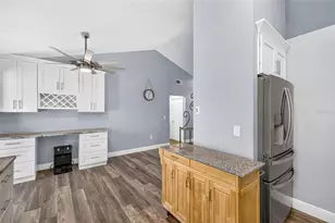 5002 Brandeis Cir S, Sarasota, FL 34243 - Photo 18