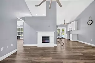 5002 Brandeis Cir S, Sarasota, FL 34243 - Photo 8