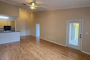 10211 Courtney Palms Blvd, Tampa, FL 33619 - Photo 4