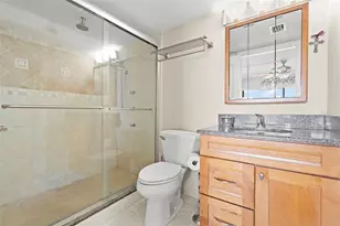 7300 Sun Island Dr S, Saint Petersburg, FL 33707 - Photo 20