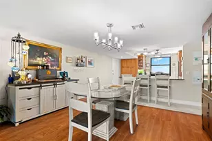 7300 Sun Island Dr S, Saint Petersburg, FL 33707 - Photo 16