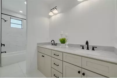 520 48th Avenue N, Saint Petersburg, FL 33703 - Photo 32