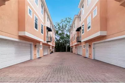 3025 W Grovewood Court #3, Tampa, FL 33629 - Photo 4