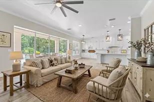 27335 Roseling Ct, Wesley Chapel, FL 33544 - Photo 10