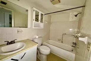 2466 Ecuadorian Way, Clearwater, FL 33763 - Photo 10