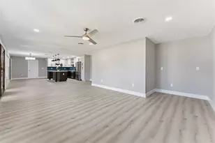 140 88 Th Ave NE, Saint Petersburg, FL 33702 - Photo 8
