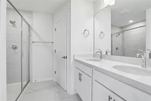 6876 Holcombe Down Dr, Zephyrhills, FL 33541 - Photo 20