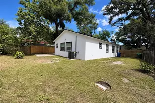 4220 E Eva St, Tampa, FL 33617 - Photo 4