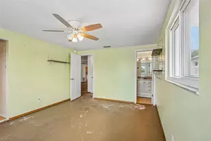 5415 1st St NE, Saint Petersburg, FL 33703 - Photo 8