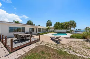 1854 Venetian Point Dr, Clearwater, FL 33755 - Photo 20