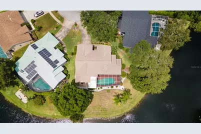 8390 Meadow Brook Drive E, Seminole, FL 33777 - Photo 2