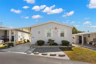 556 Mt Oak Ave NE, Saint Petersburg, FL 33702 - Photo 2