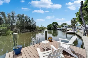 8702 Driftwood Dr, Tampa, FL 33615 - Photo 2
