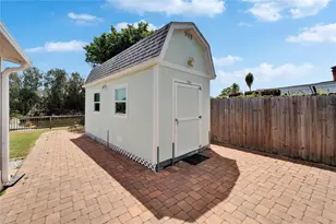 8702 Driftwood Dr, Tampa, FL 33615 - Photo 14