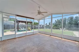 8702 Driftwood Dr, Tampa, FL 33615 - Photo 18