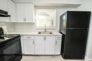 11314 N 52nd St, Tampa, FL 33617 - Photo 1