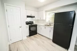 11314 N 52nd St, Tampa, FL 33617 - Photo 4