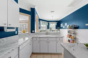5731 Heronpark Pl, Lithia, FL 33547 - Photo 10